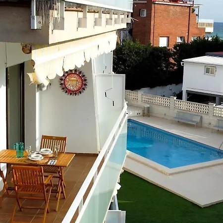 아파트 With Pool 50 Meters To The *
